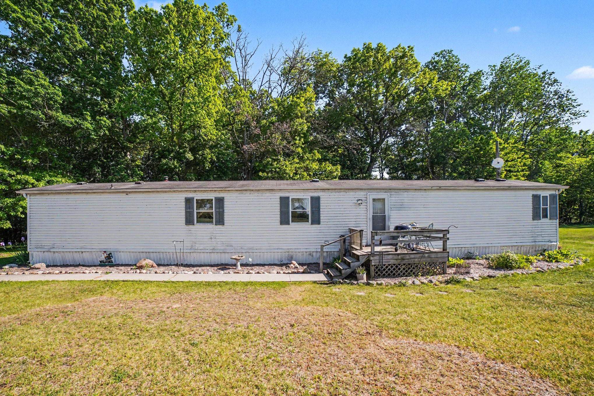 9365 West North County Line Road Shepherd, MI 48883 - Photo 2 of 30