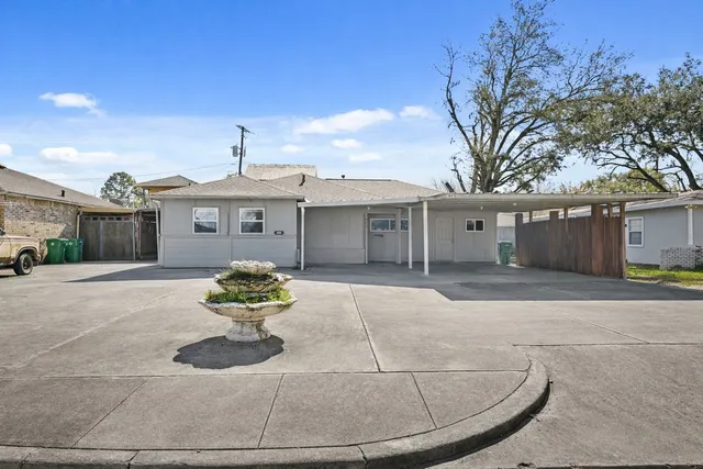 $215,000 | 605 West Avenue, Pasadena, TX 77502