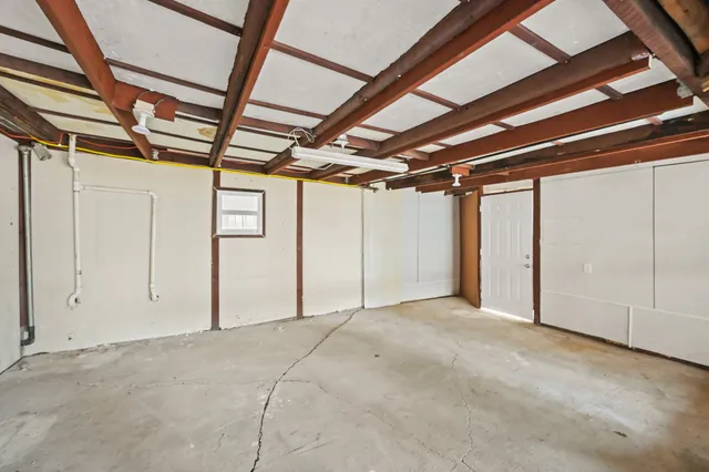 $215,000 | 605 West Avenue, Pasadena, TX 77502