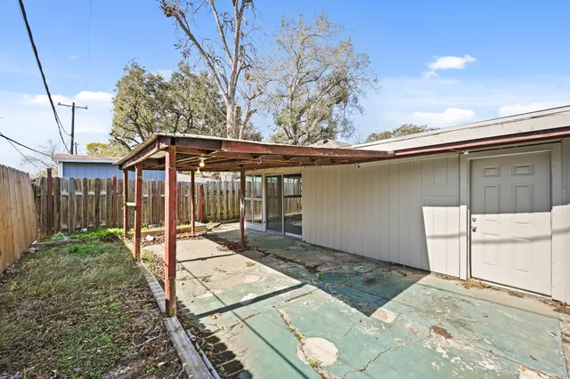 $215,000 | 605 West Avenue, Pasadena, TX 77502