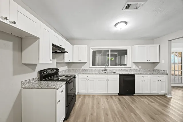 $215,000 | 605 West Avenue, Pasadena, TX 77502