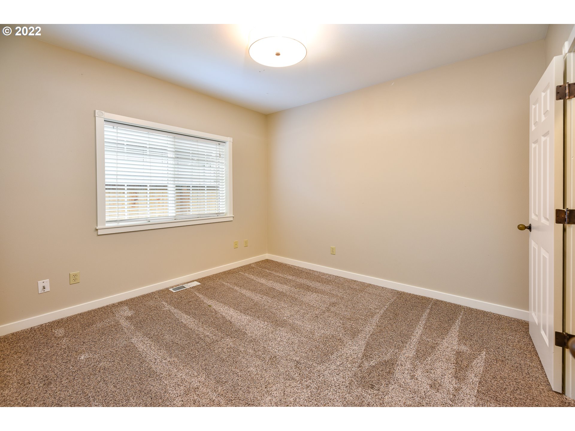 1821 Oakville Crossing Eugene, OR 97402 - Photo 13 of 26