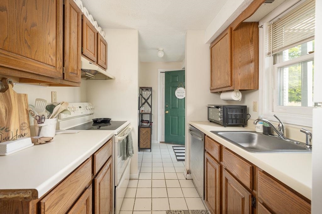 129 Fisherville Road, Unit 12 Concord, NH 03303 - Photo 6 of 13 Gallery Image 6