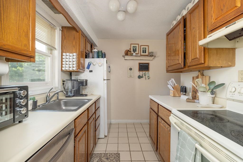 129 Fisherville Road, Unit 12 Concord, NH 03303 - Photo 7 of 13 Gallery Image 7