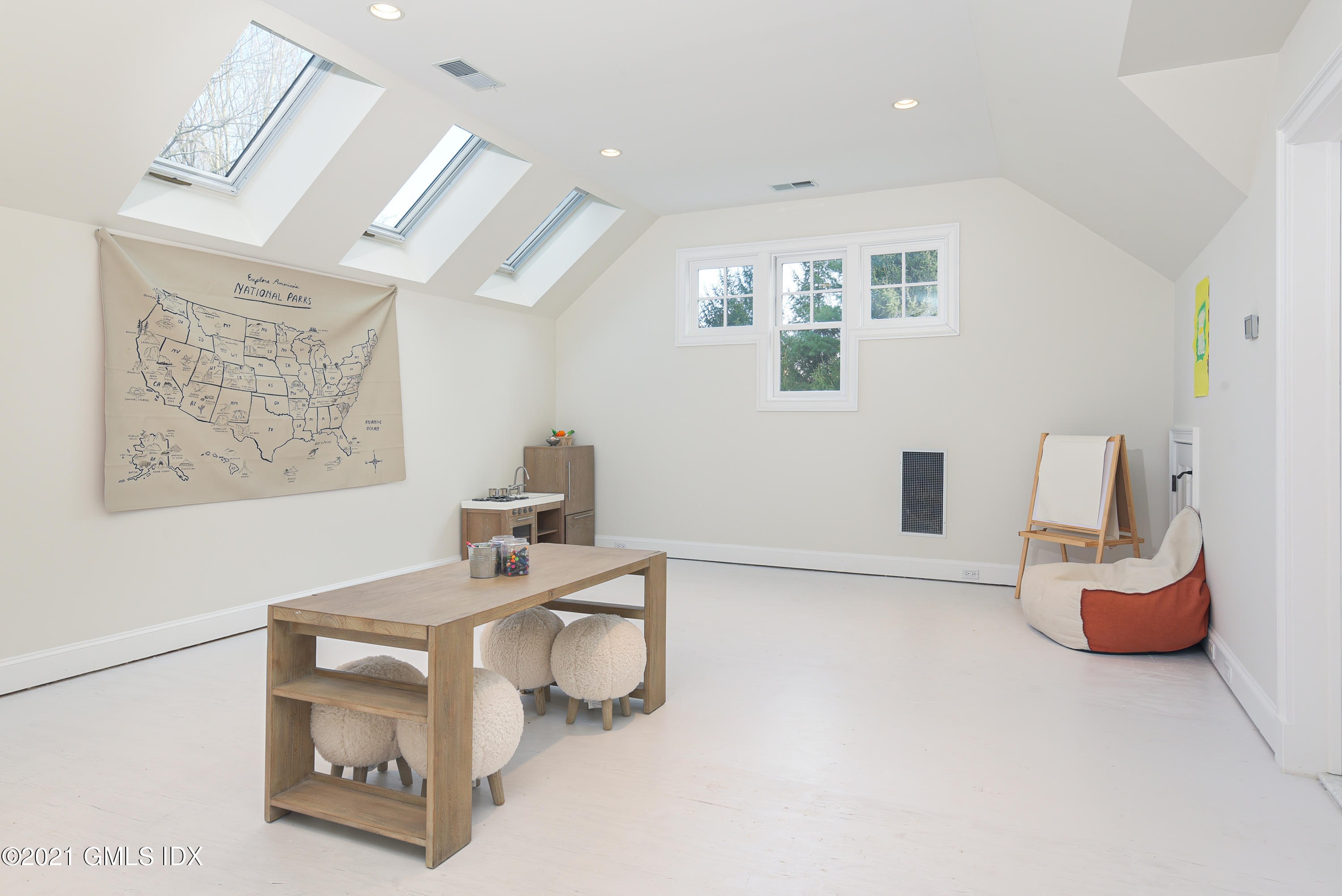 44 Glen Avon Drive Riverside, CT 06878 - Photo 26 of 39 a workspace with furniture and window