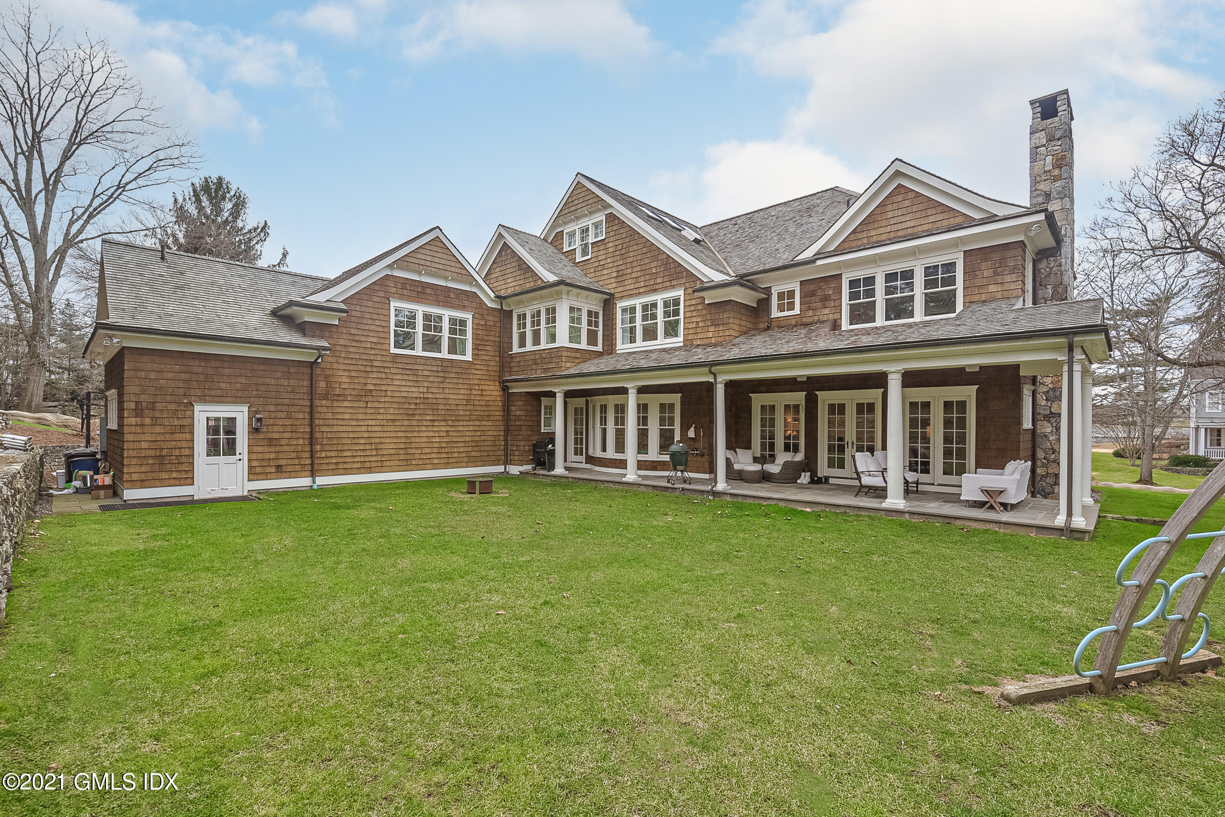 44 Glen Avon Drive Riverside, CT 06878 - Photo 28 of 39 a view of a yard in front of a house