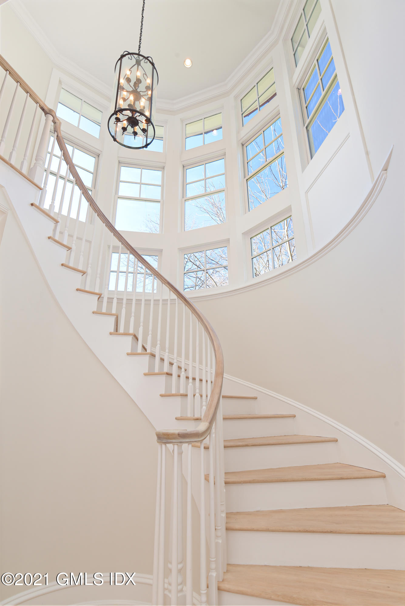 44 Glen Avon Drive Riverside, CT 06878 - Photo 9 of 39 a view of entryway
