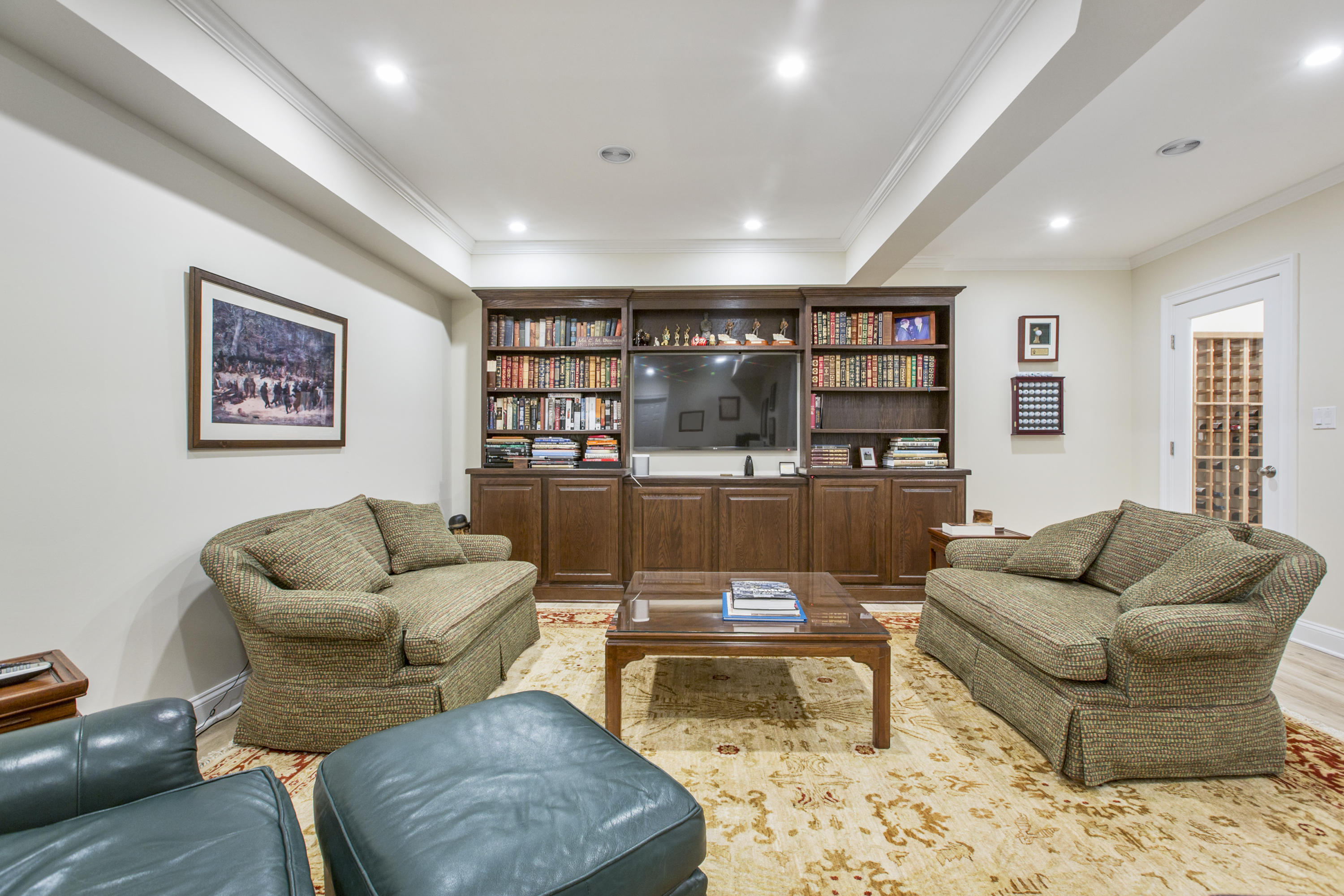 30 Richmond Hill Road, Unit 4 New Canaan, CT 06840 - Photo 30 of 40 a living room with furniture and a couch