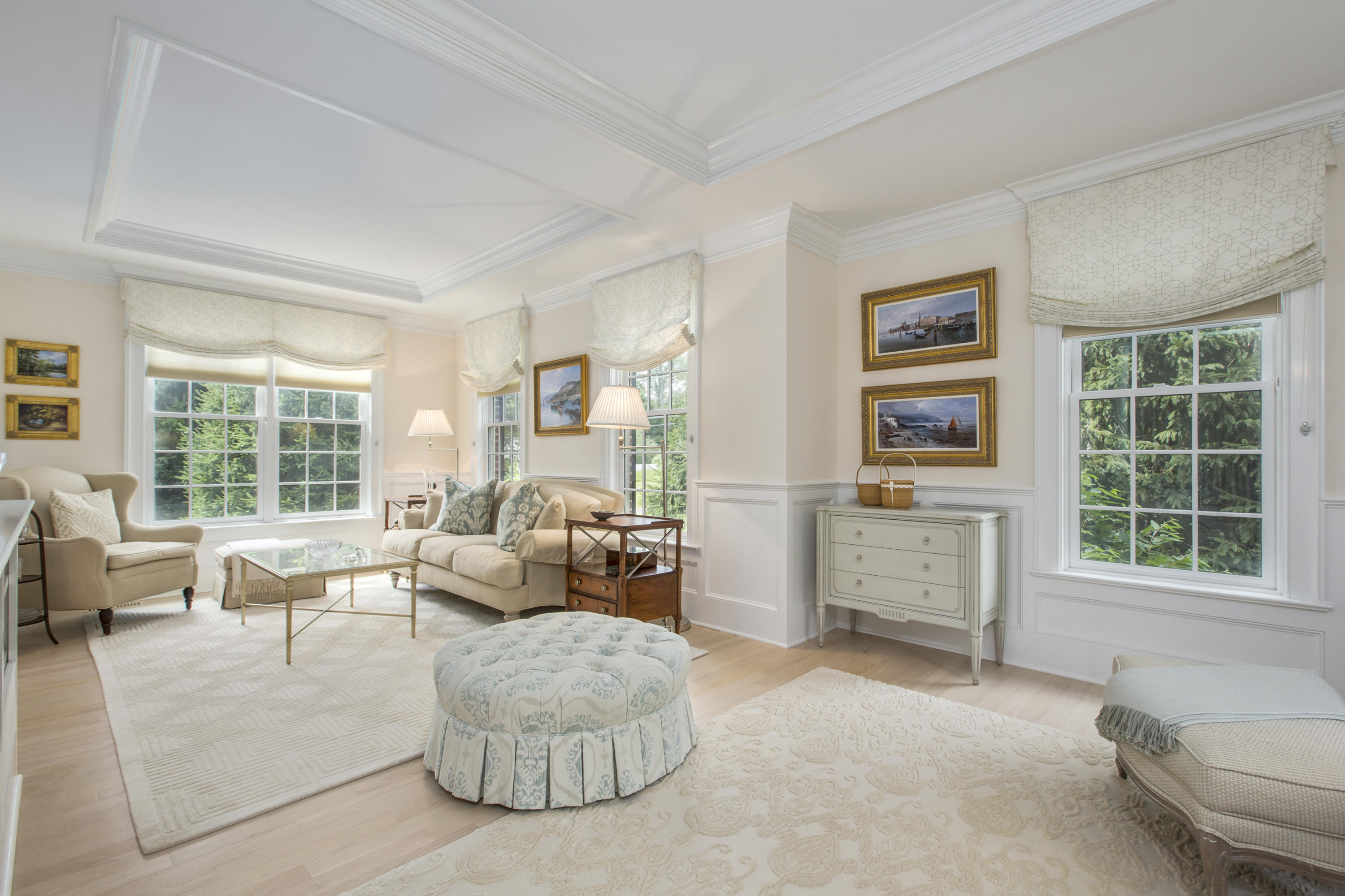 30 Richmond Hill Road, Unit 4 New Canaan, CT 06840 - Photo 8 of 40 a living room with furniture and a window