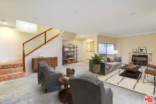 $794,900 | 621 East Olive Avenue, Unit 106, Burbank, CA 91501