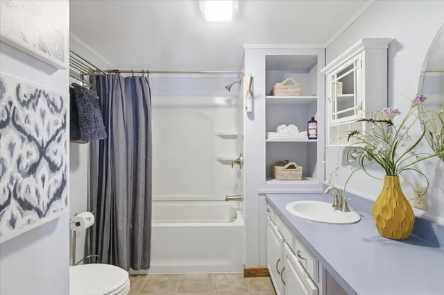 $450,000 | 1658 Highway 12, Berlin, VT 05663