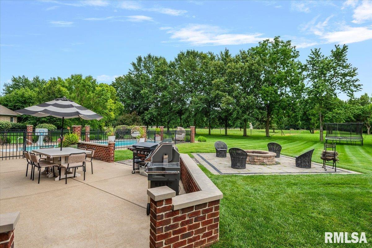 3404 Embassy Drive Springfield, IL 62711 - Photo 53 of 57