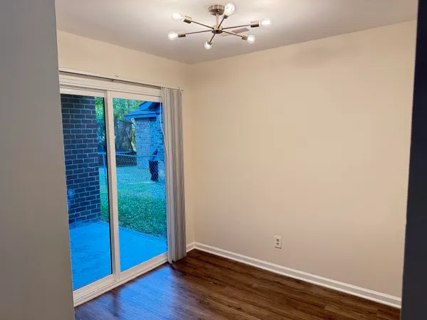 $1,825 | 186 Dorchester Manor Boulevard, Unit B, North Charleston, SC 29420