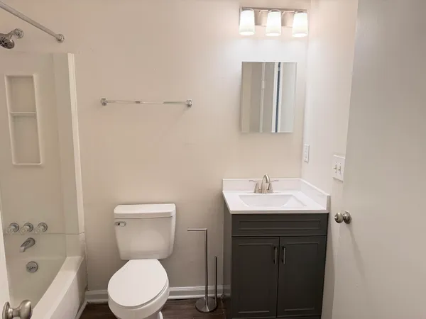$1,825 | 186 Dorchester Manor Boulevard, Unit B, North Charleston, SC 29420