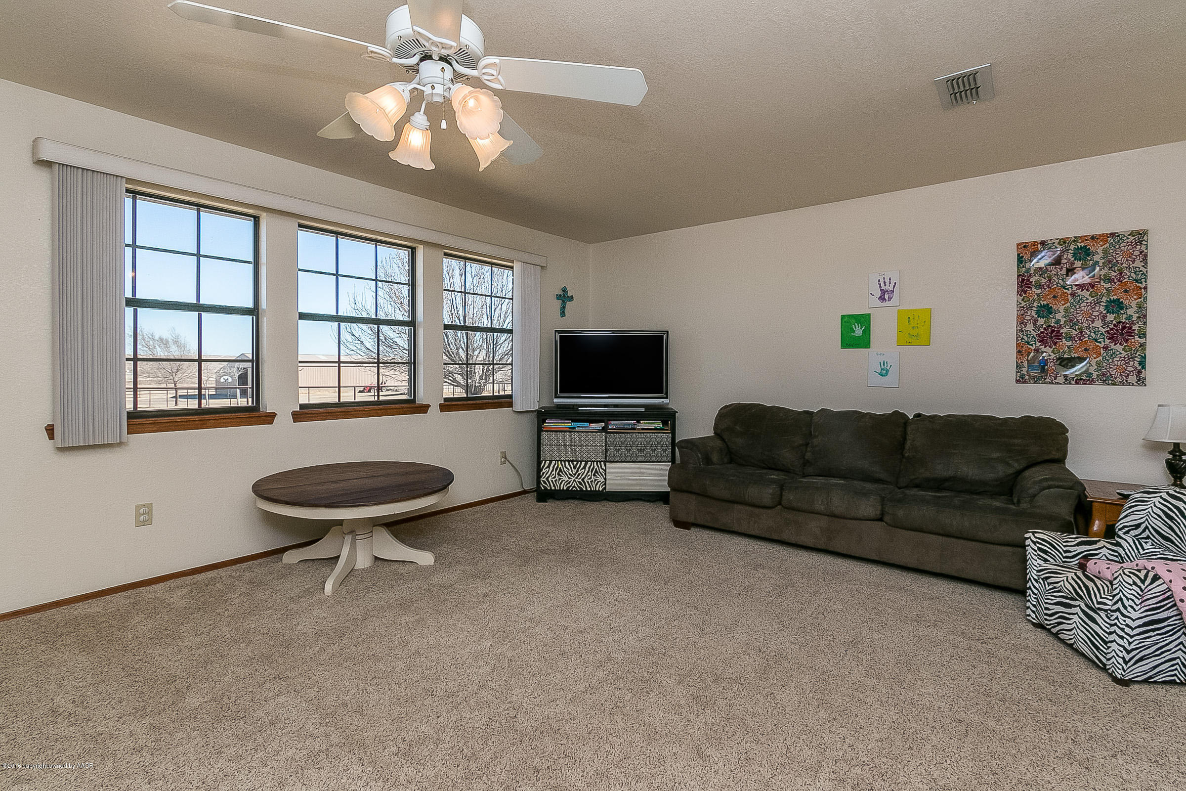 311 Deahl Road Fritch, TX 79036 - Photo 23 of 46 022_Sunroom