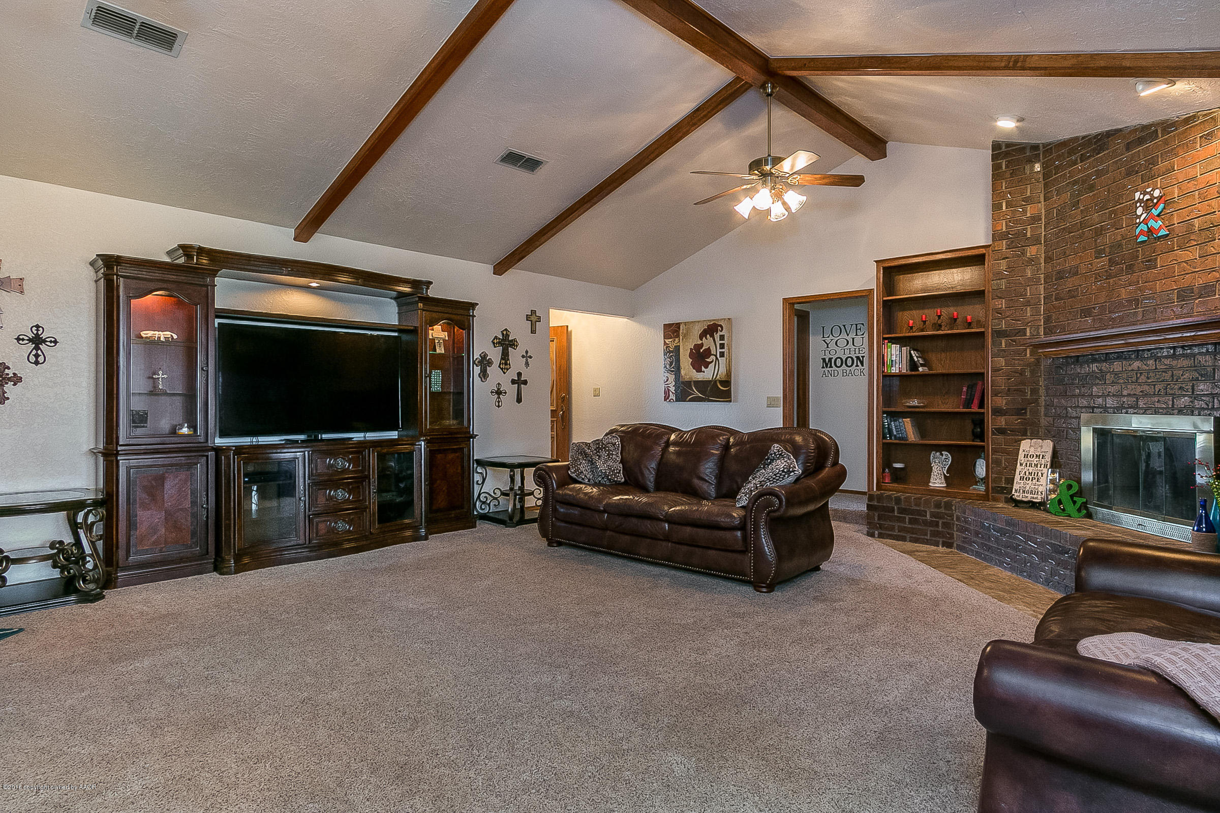 311 Deahl Road Fritch, TX 79036 - Photo 6 of 46 005_Living Room