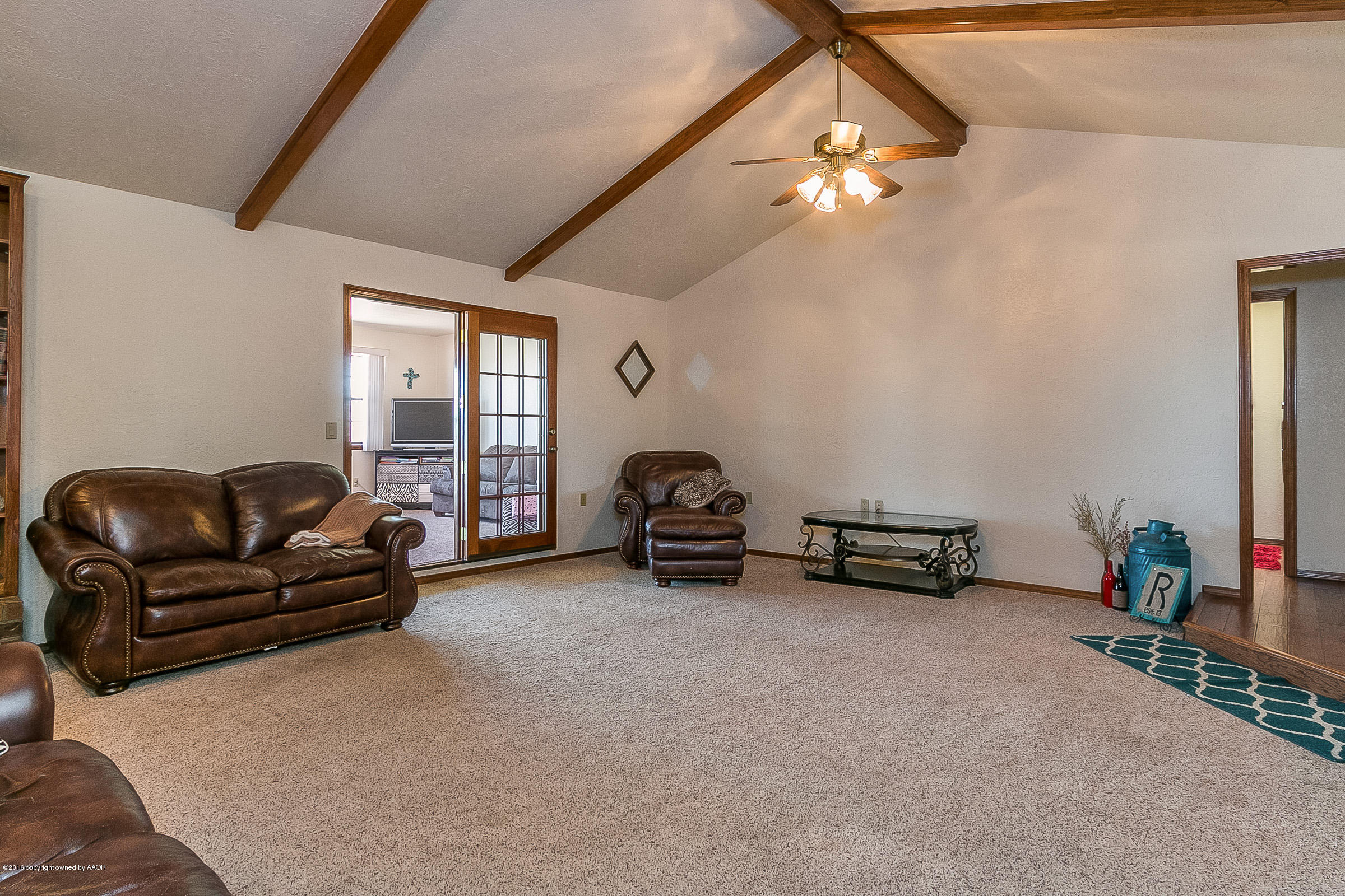 311 Deahl Road Fritch, TX 79036 - Photo 7 of 46 006_Living Room 2