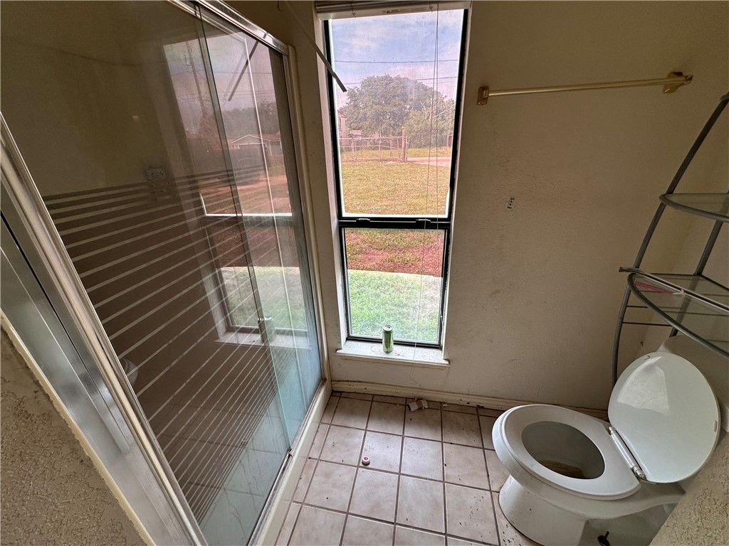 417 Linnet Courts Corpus Christi, TX 78418 - Photo 13 of 20 a bathroom with a toilet