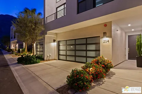 $1,095,000 | 254 Mayfair Way, Palm Springs, CA 92264