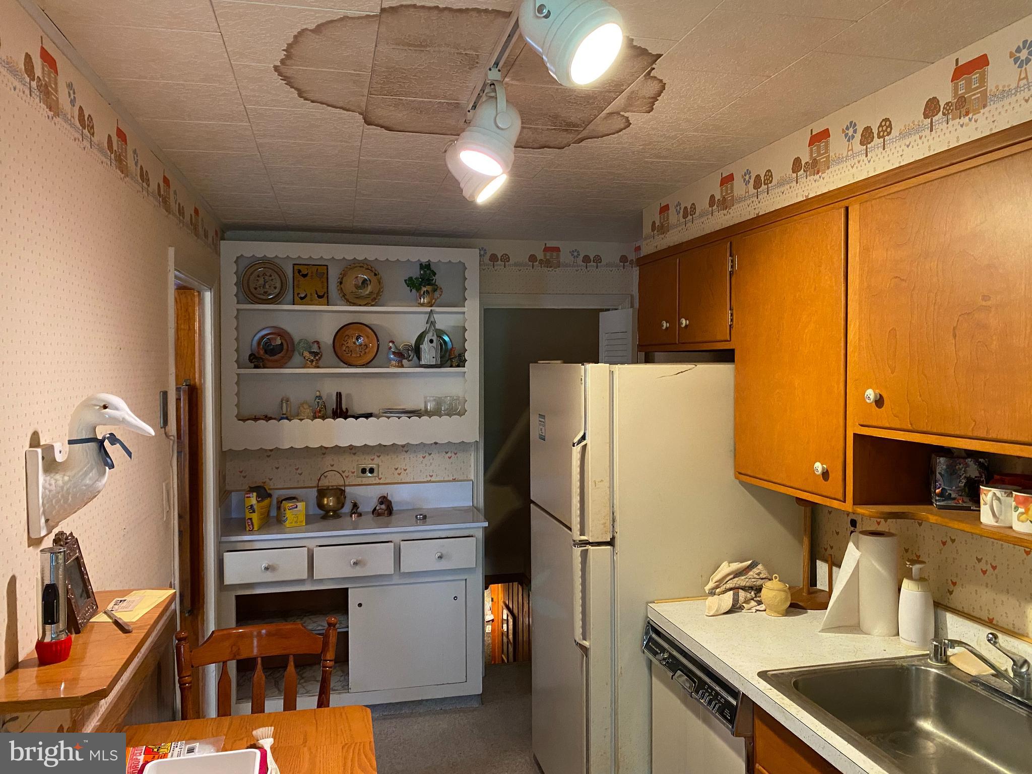 1834 Dunmere Road Dundalk, MD 21222 - Photo 6 of 20 Kitchen
