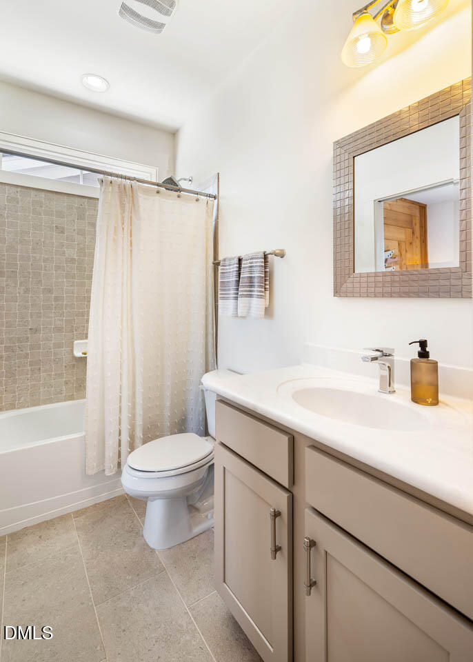 20 Cardinal Ridge Road Chapel Hill, NC 27516 - Photo 26 of 77 1st Floor Guest Bath