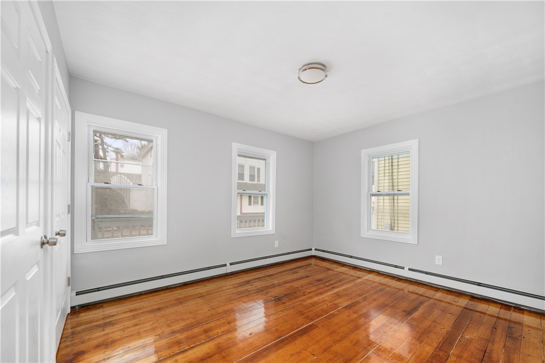 35 Central Street Lincoln, RI 02838 - Photo 5 of 36