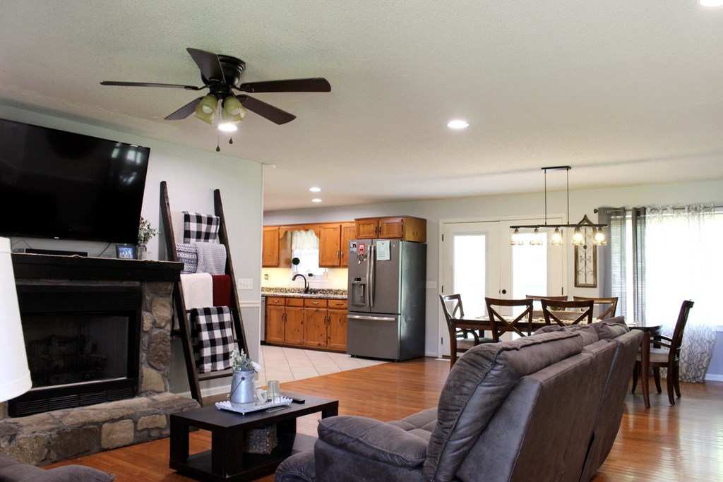 24 Murray Springs Road Chatsworth, GA 30705 - Photo 3 of 30 Gallery Image 3