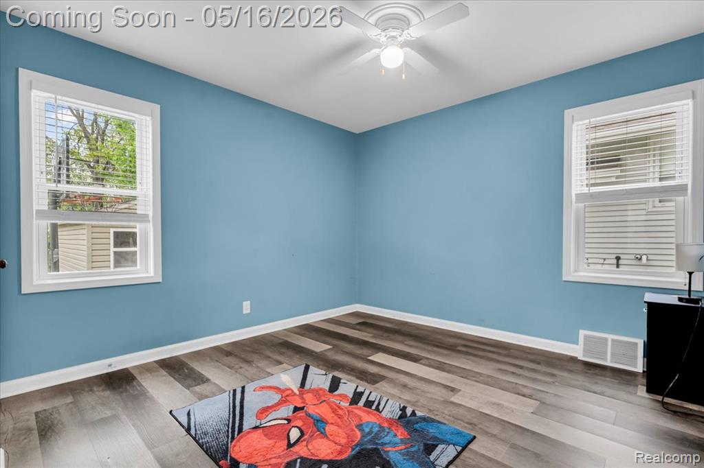 1174 Columbia Road Berkley, MI 48072 - Photo 15 of 41