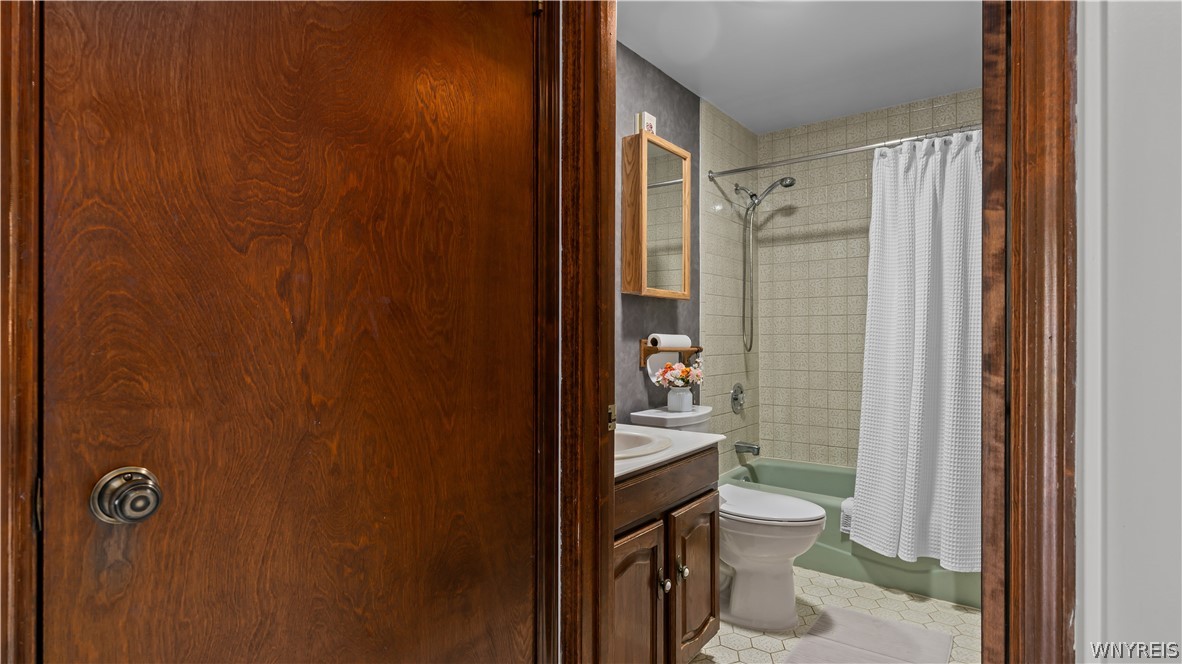 5291 Chestnut Ridge Road, Unit D Orchard Park, NY 14127 - Photo 12 of 25