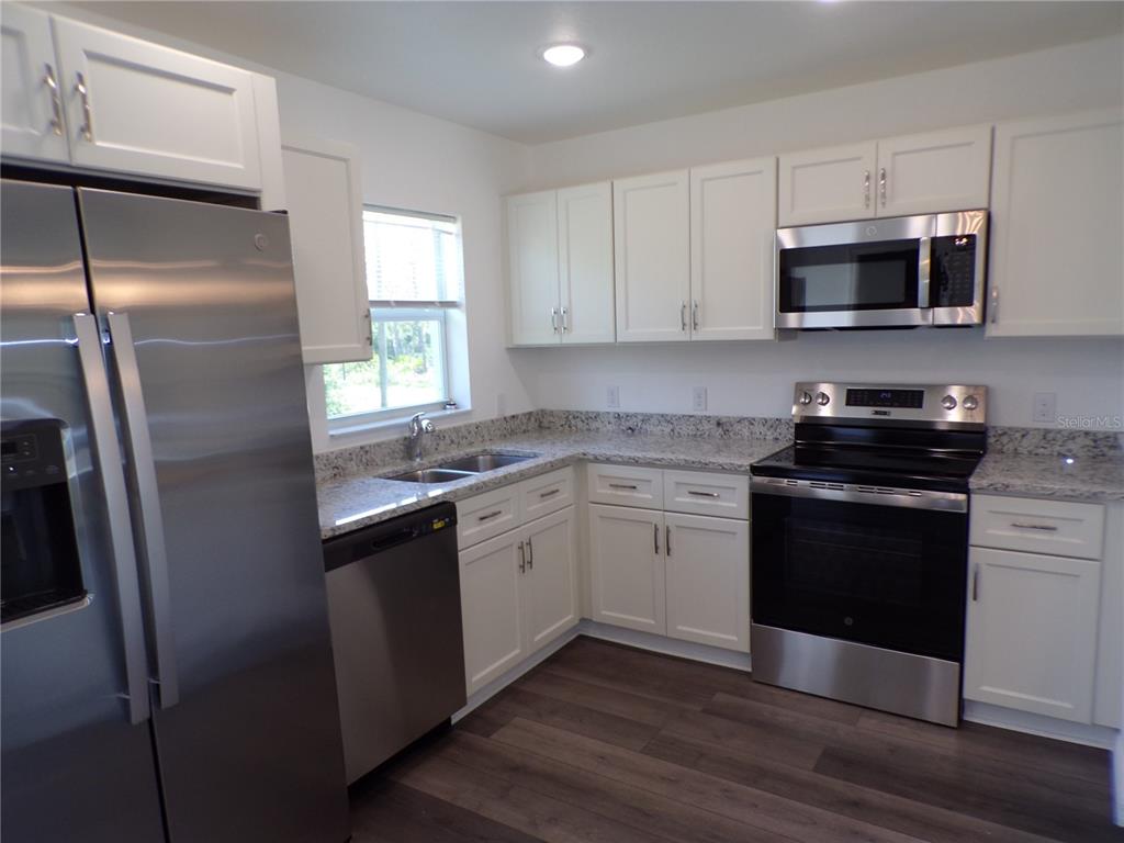29401 Goodhue Street Punta Gorda, FL 33982 - Photo 7 of 29 Gallery Image 7