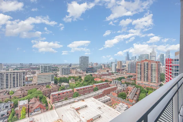 $400,000 | 1901 South Calumet Avenue, Unit 2212, Chicago, IL 60616