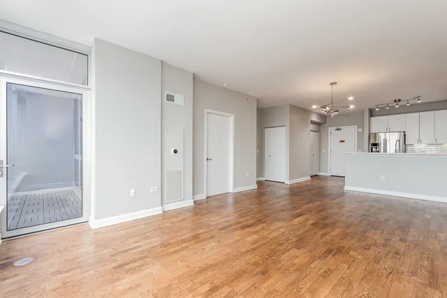 $400,000 | 1901 South Calumet Avenue, Unit 2212, Chicago, IL 60616