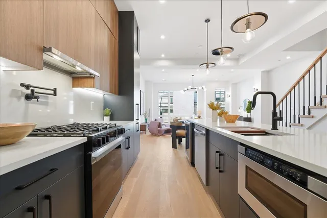 $1,080,000 | 105 Laidlaw Avenue, Unit 2, Jersey City, NJ 07306