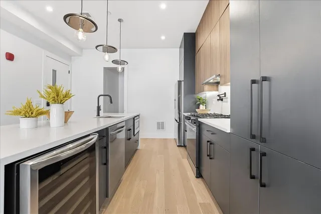 $1,080,000 | 105 Laidlaw Avenue, Unit 2, Jersey City, NJ 07306