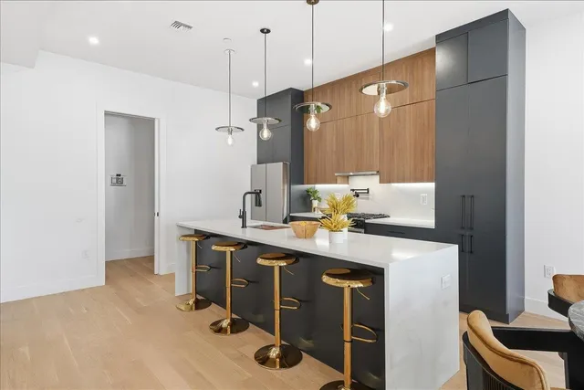 $1,080,000 | 105 Laidlaw Avenue, Unit 2, Jersey City, NJ 07306