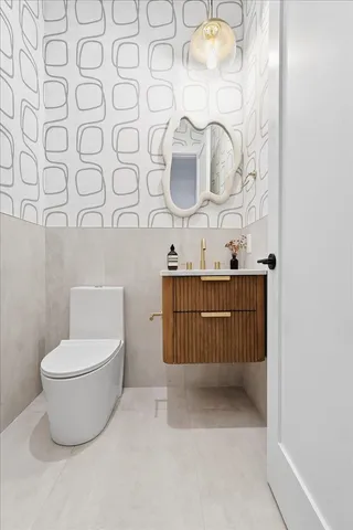 $1,080,000 | 105 Laidlaw Avenue, Unit 2, Jersey City, NJ 07306