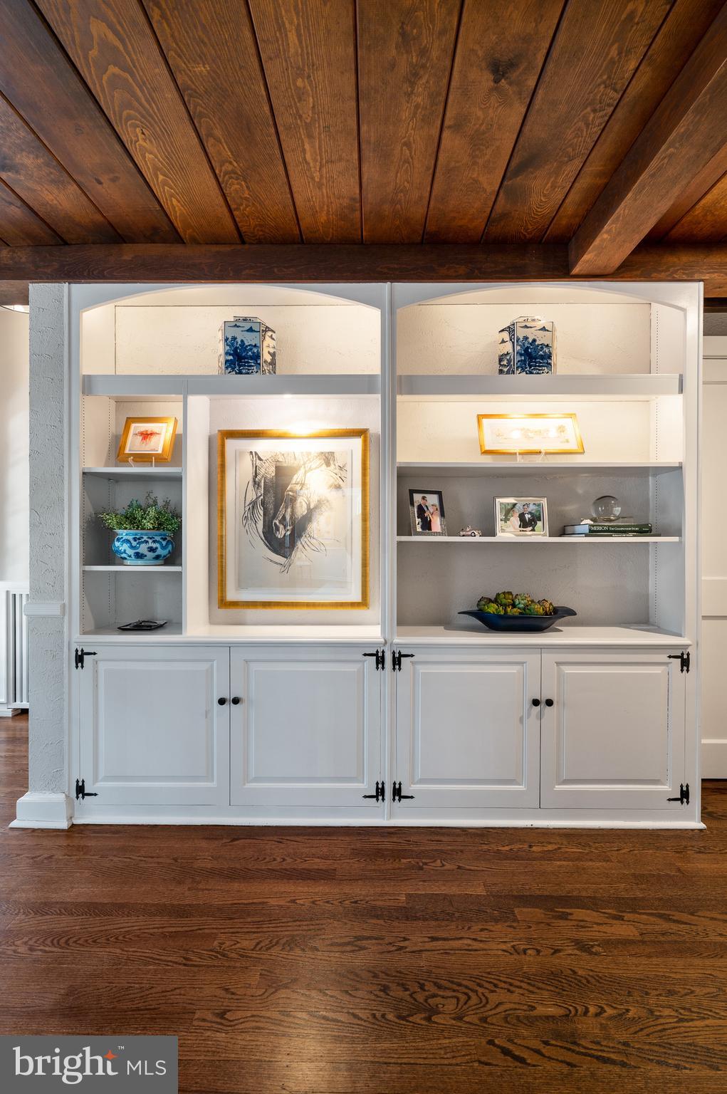 1627 Lark Lane Villanova, PA 19085 - Photo 5 of 33 Built-ins- entryway