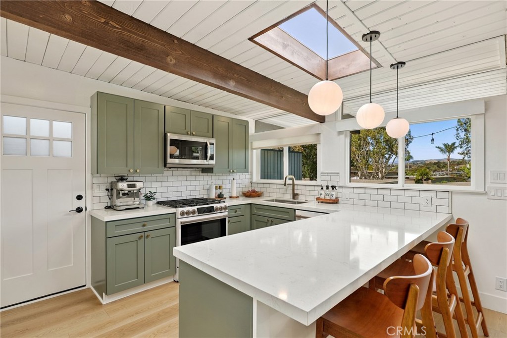202 Del Gado Road San Clemente, CA 92672 - Photo 8 of 41 Gallery Image 8