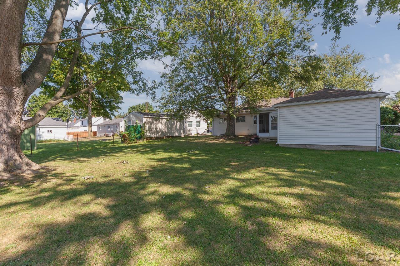 417 Riverside Avenue Adrian, MI 49221 - Photo 7 of 30 50152996-e508c86c-6e95-4a03-8e7b-0935f3cd20dd.JPG