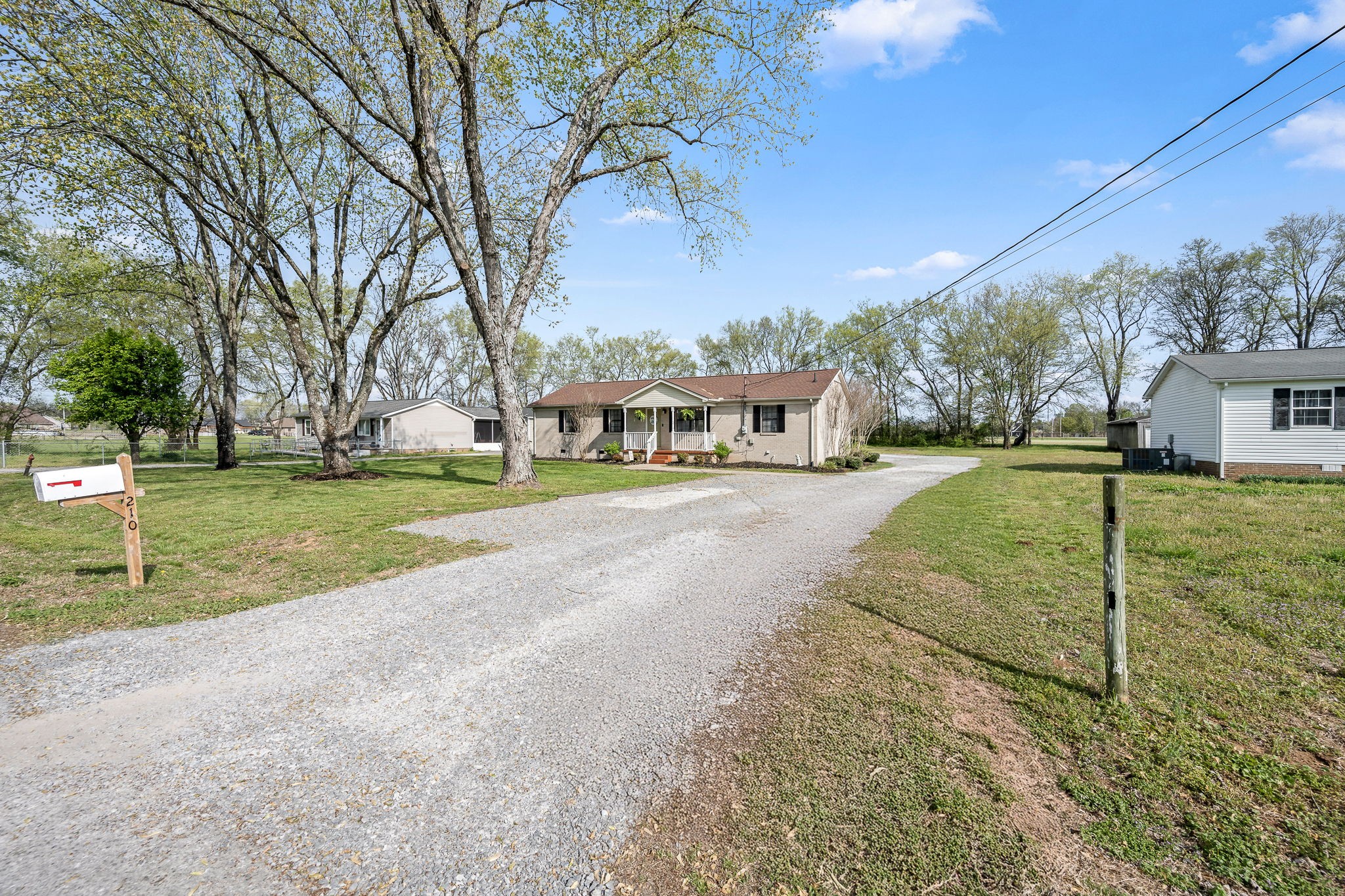 210 Sunset Street Unionville, TN 37180 - Photo 2 of 48 a view of a volley ball court