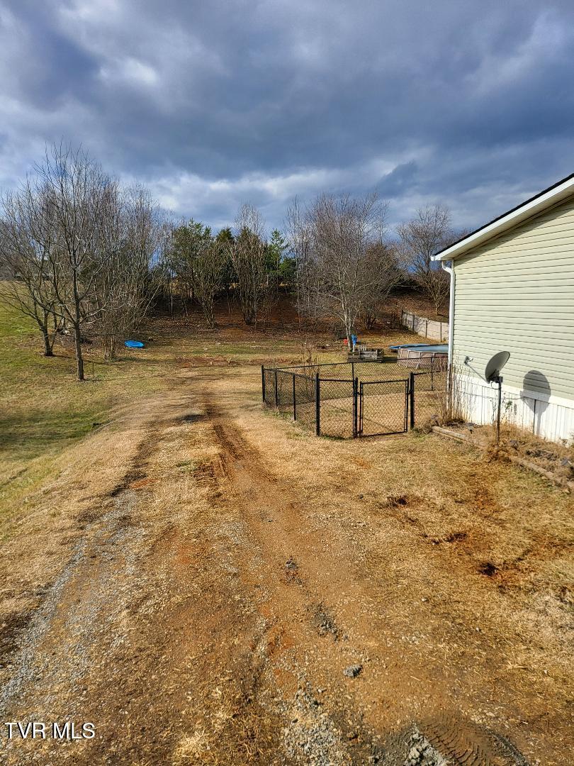 1094 Holly Creek Road Greeneville, TN 37745 - Photo 11 of 11 holly side
