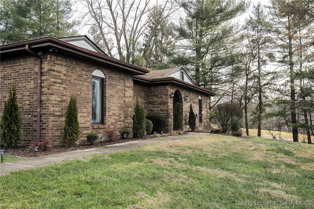 6818 Old Vincennes Road Floyds Knobs, IN 47119 - Photo 2 of 63