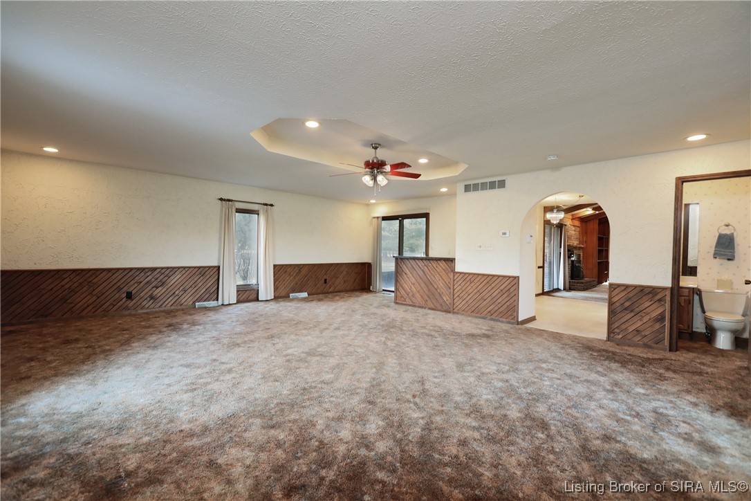 6818 Old Vincennes Road Floyds Knobs, IN 47119 - Photo 34 of 63 GIANT great room