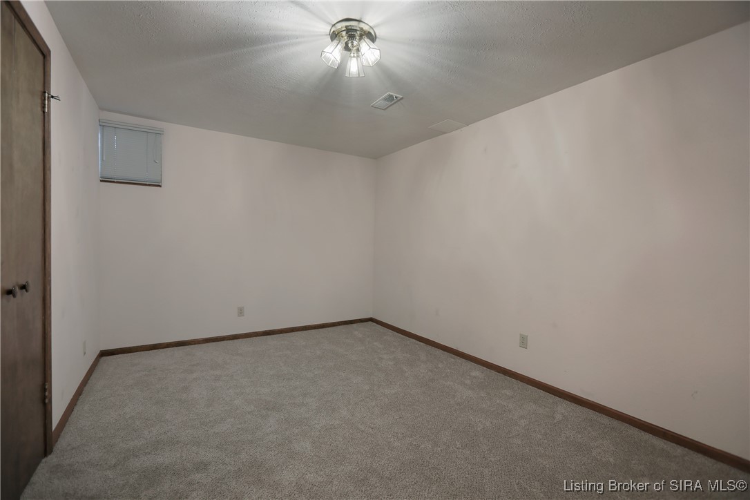 6818 Old Vincennes Road Floyds Knobs, IN 47119 - Photo 44 of 63