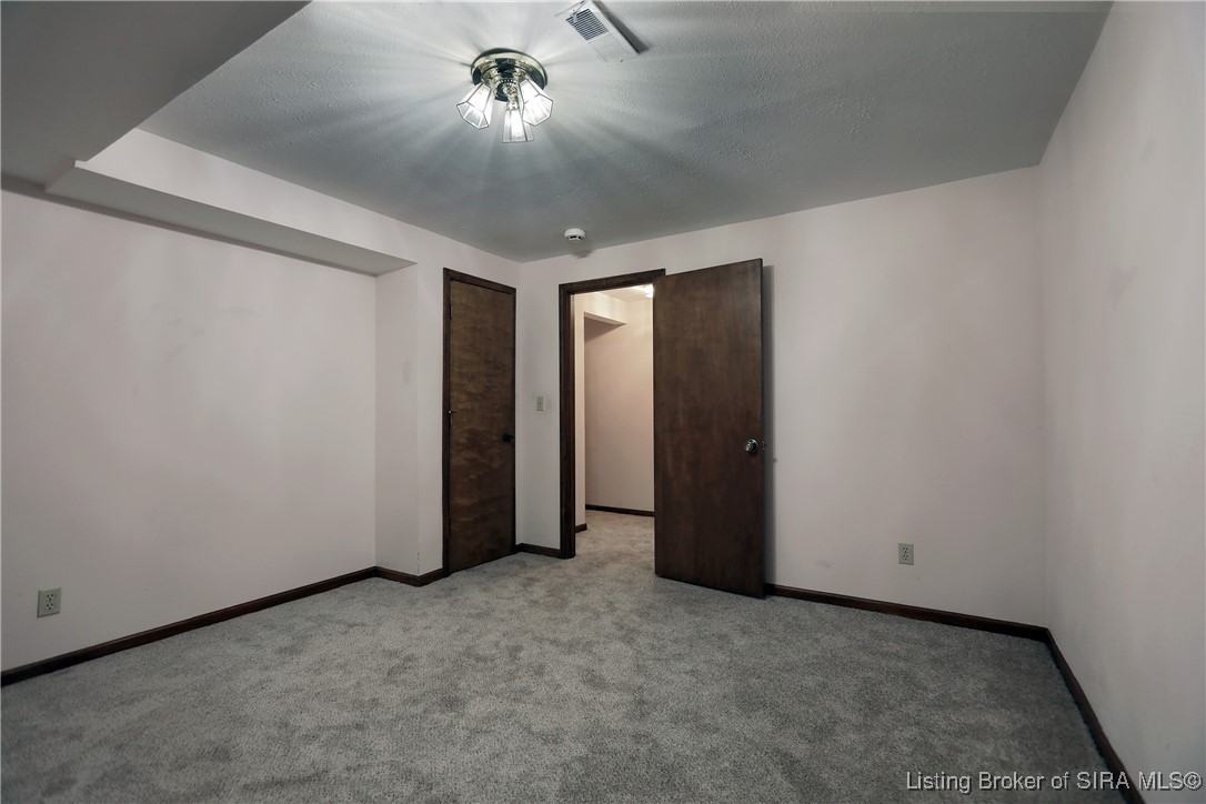 6818 Old Vincennes Road Floyds Knobs, IN 47119 - Photo 48 of 63