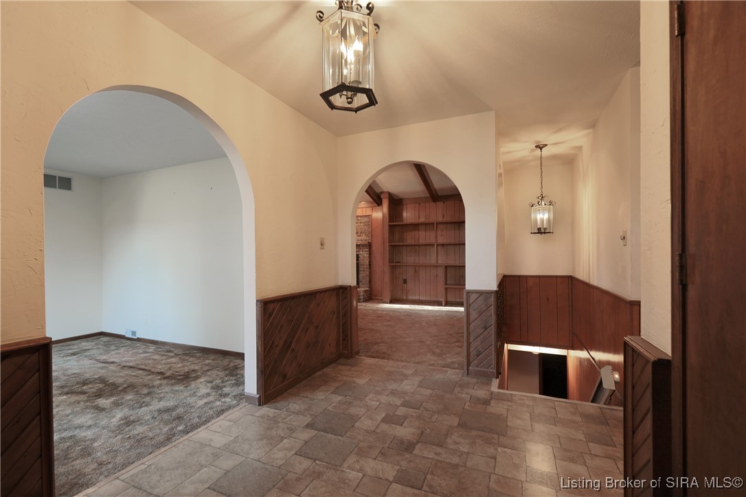 6818 Old Vincennes Road Floyds Knobs, IN 47119 - Photo 5 of 63