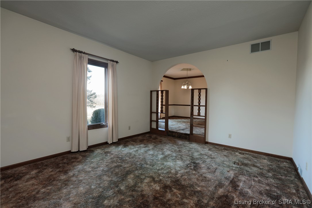 6818 Old Vincennes Road Floyds Knobs, IN 47119 - Photo 7 of 63