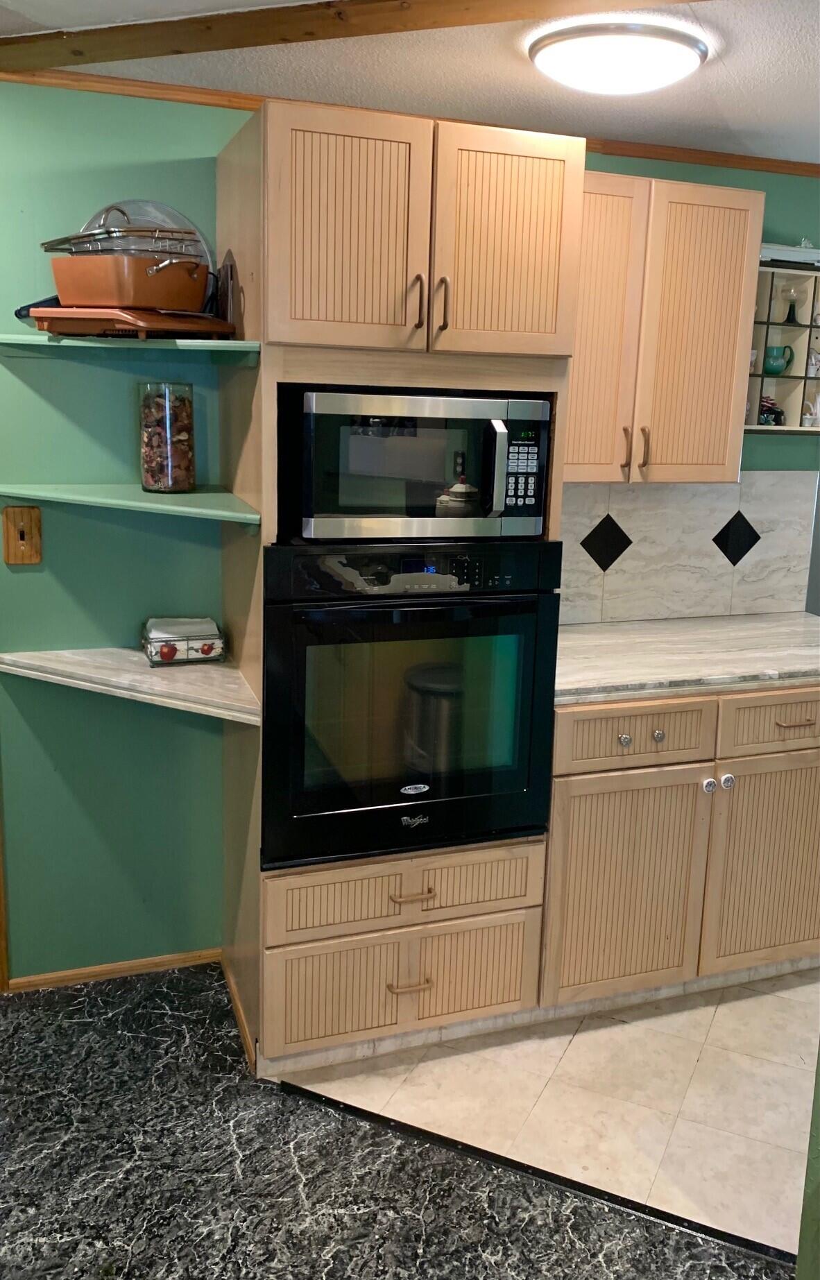10424 Marina Way Boca Raton, FL 33428 - Photo 5 of 14 Wall oven