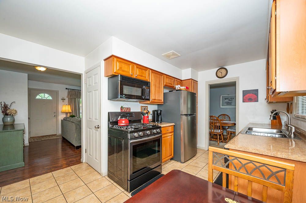 1827 South Meridian Road Youngstown, OH 44511 - Photo 10 of 46 Gallery Image 10