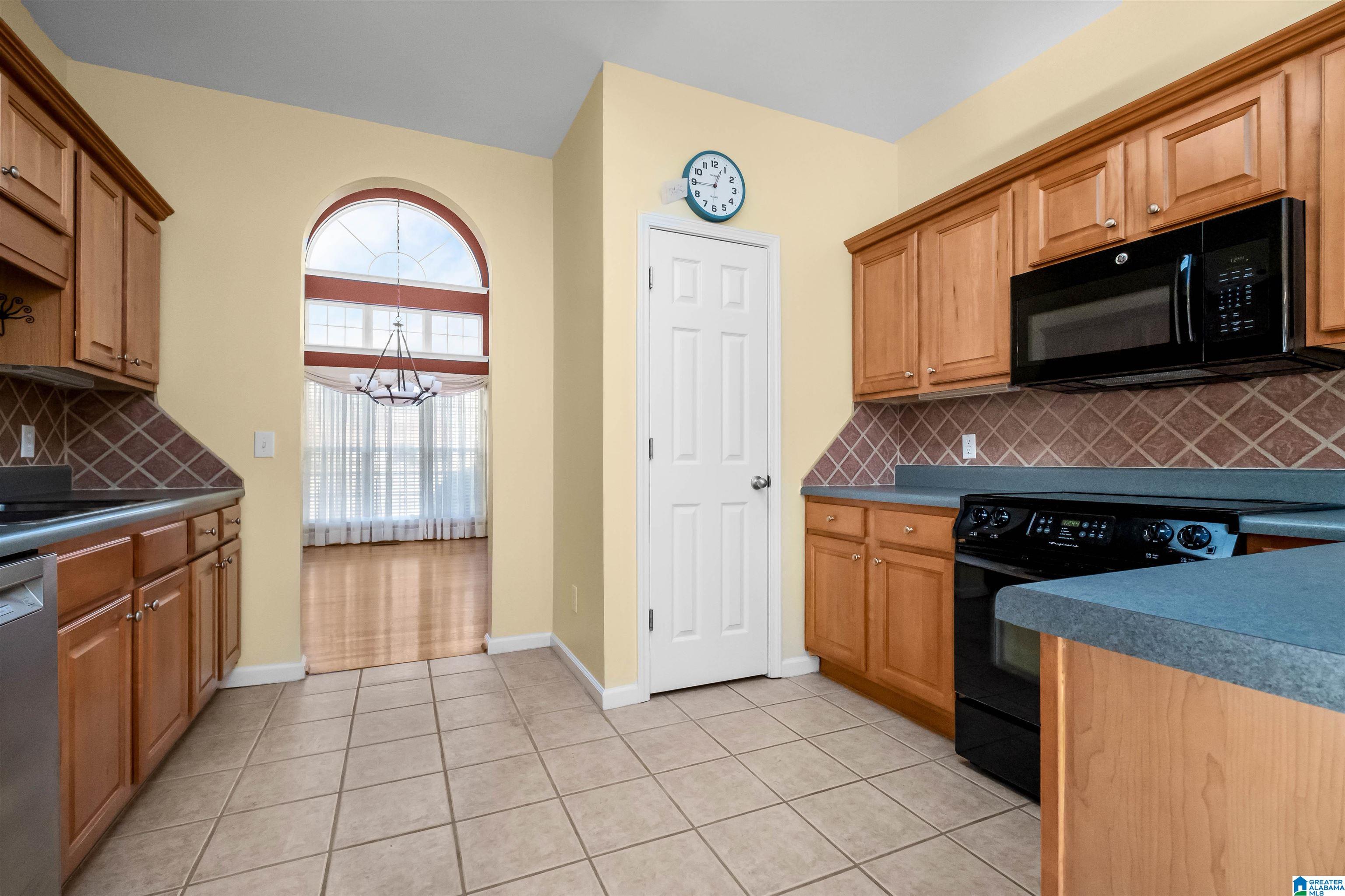 2710 Oakleaf Circle Helena, AL 35022 - Photo 14 of 50